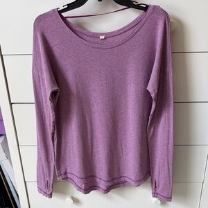 💜 UNDER ARMOUR WOMENS SIZE MEDIUM PURPLE LONG SLEEVE TRAINING TEE